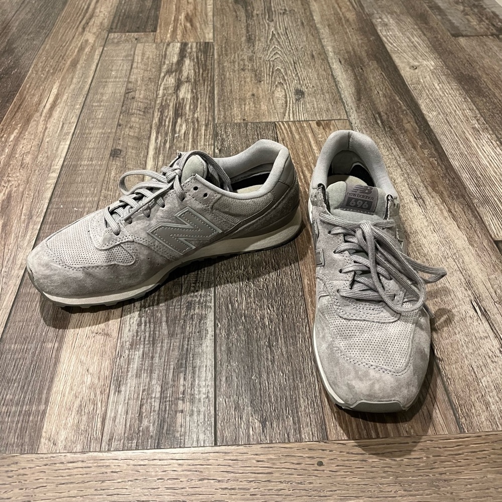 New balance 696 size 8